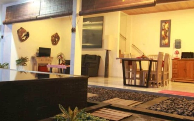 Kim Villa