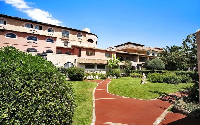 Colonna Beach Apartments