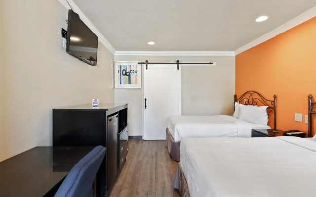 Le Blanc Inn & Suites