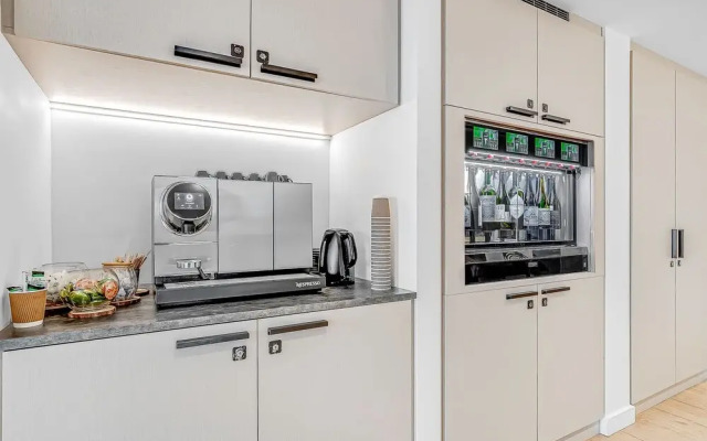 Refined 3-bedroom Condo