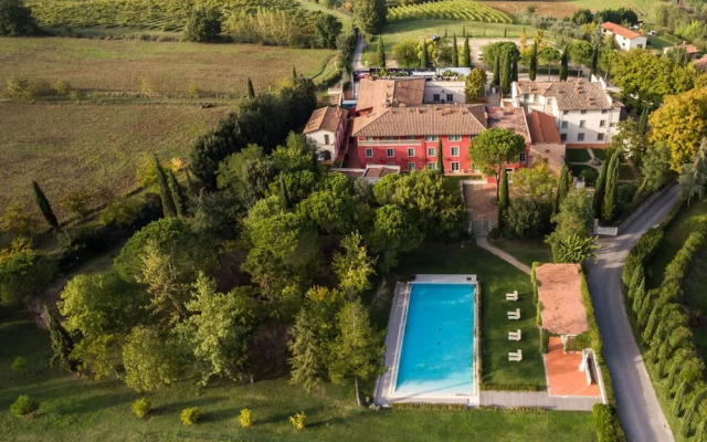 Palagio 11 in Chianti With Shared Pool