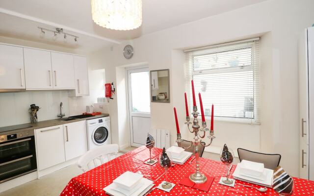 1 West Bank, Wells
