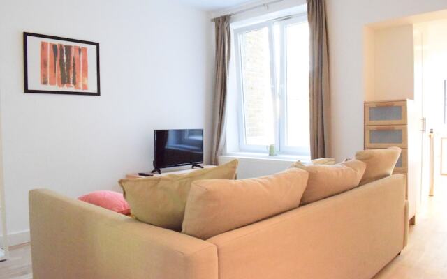 Stylish 3 Bedroom Apartment in Central Balham