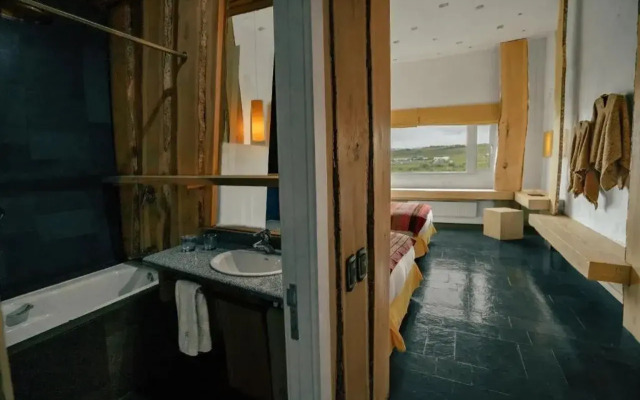 Remota Hotel