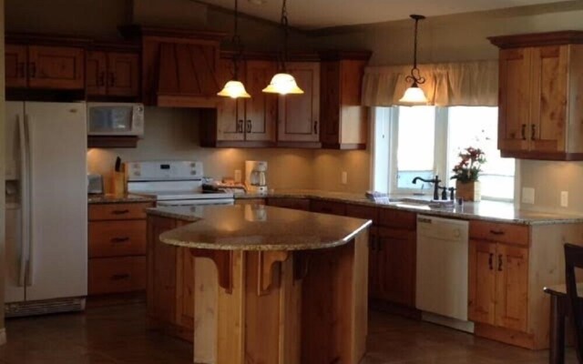 Misty Mountain Inn and Suites