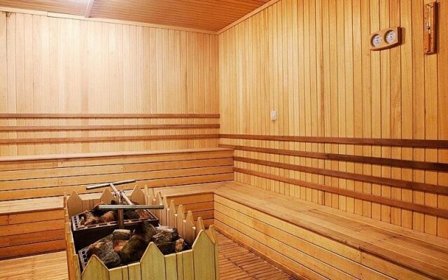 Noah's Ark Hotel