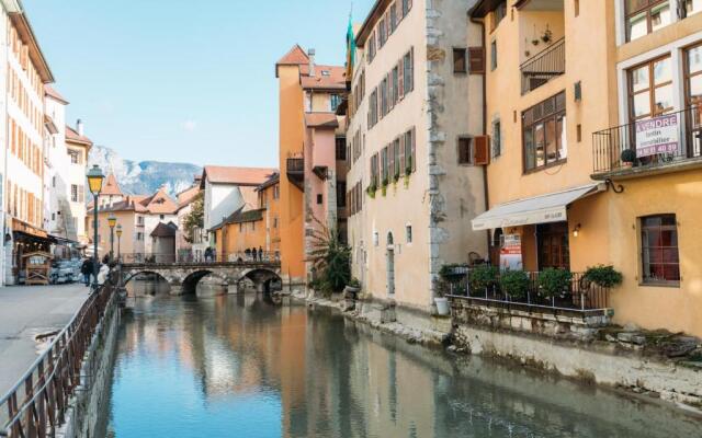 L'Escale du Château à 500m du LAC rue Carnot