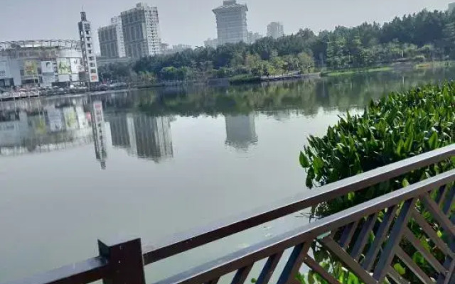 Hongyuan Hotel (Qingyuan City Plaza)