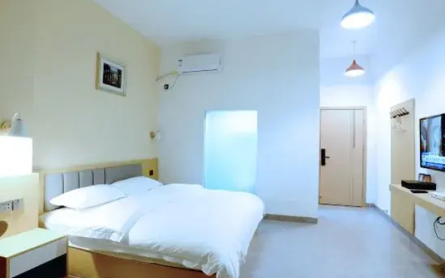 Qiaogang Family Homestay (Beihai Qiaogang Style Street Branch)