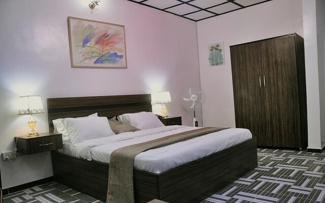 Jolie Suites