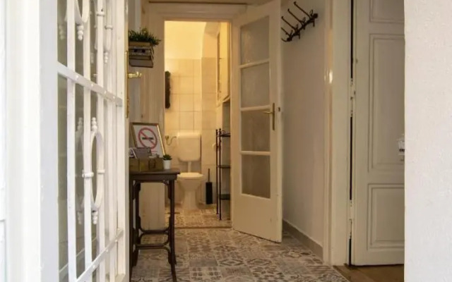 Standard Apartment by Hi5 - Charming Studio (176)