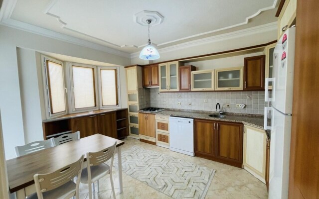 Central Flat With Jacuzzi Private Pool in Fethiye