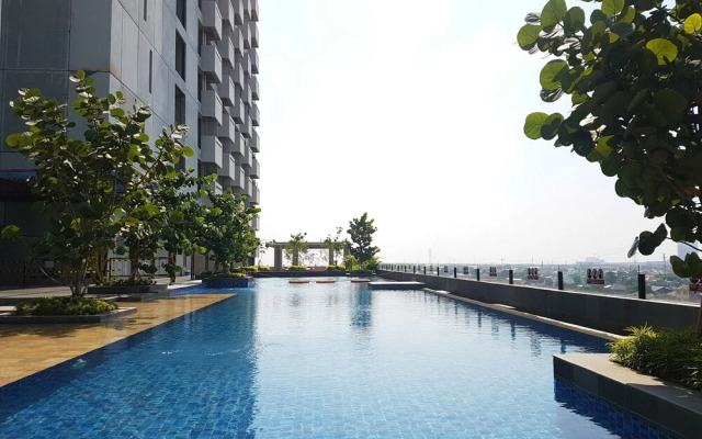 Modern Studio Apartment at Tree Park Cikokol