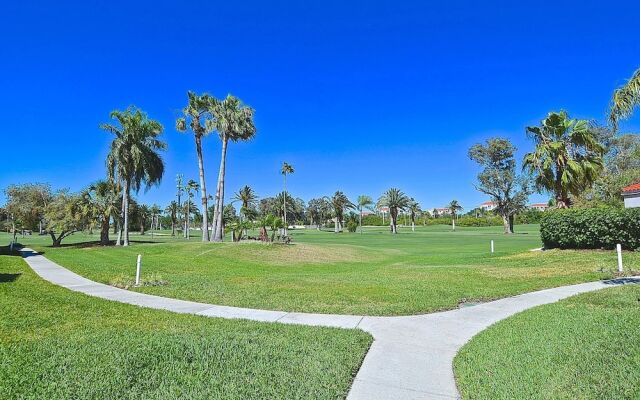 Vista Verde East by Vtrips