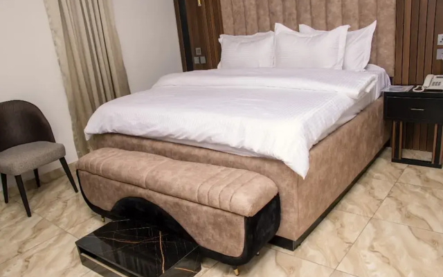 American Court Hotels