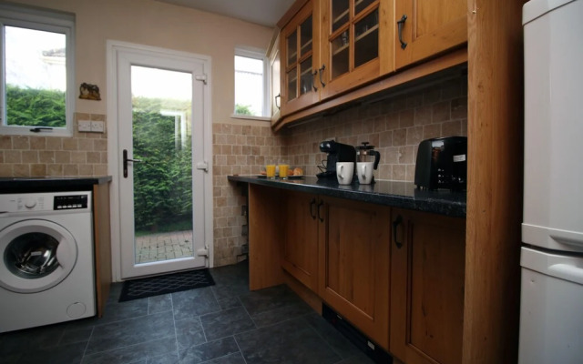 Becky's Bungalow by Tŷ SA - NEW Sleeps 8