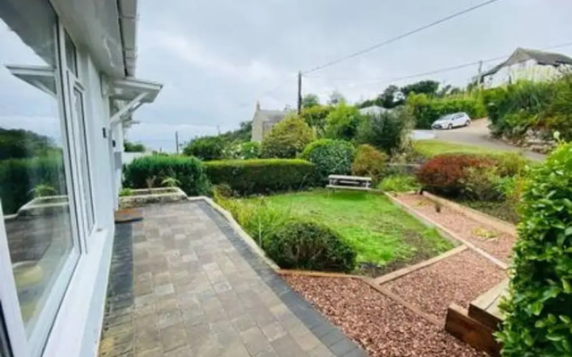 Mousehole Two-bed Bungalow With Parking