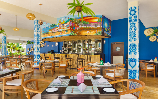 Villa del Palmar Residences