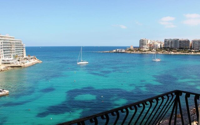 Spinola Bay Apartment by Getaways Malta