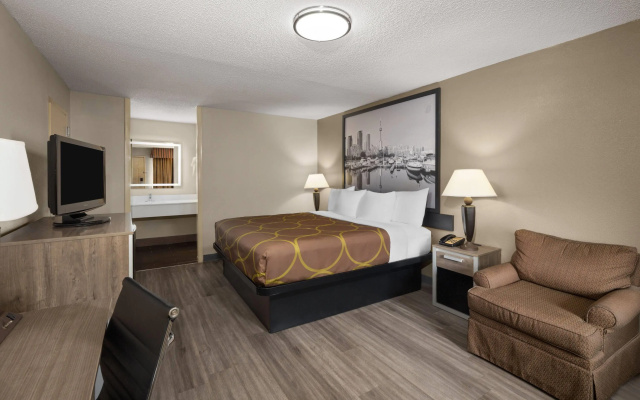 Super 8 by Wyndham Macon West