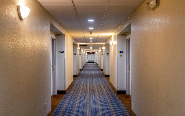 Days Inn & Suites by Wyndham Houston North/Aldine