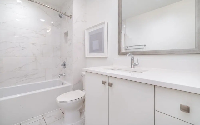 The Saddlery - Mic Drop - Walk to Broadway