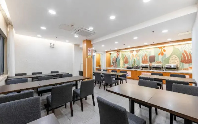 Hanting Hotel Shangnhai Xizang Bei Road Metro Station