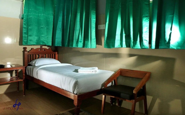 Le Holiday Inn