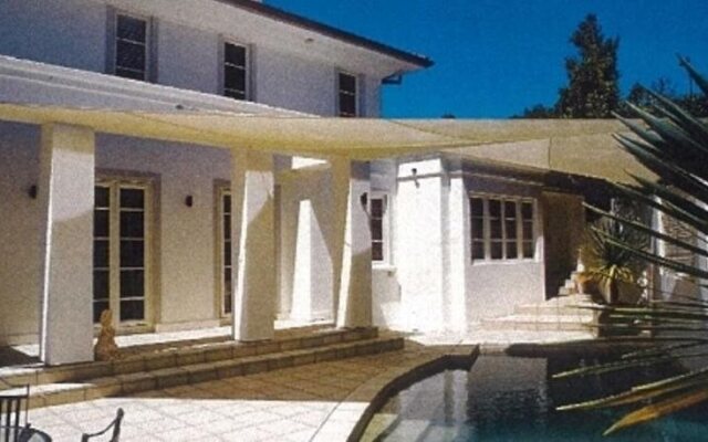The Consulate Luxury Bed and Breakfast