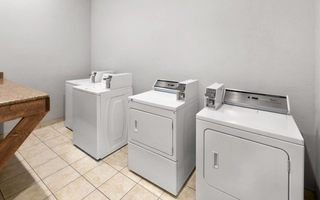 La Quinta Inn & Suites by Wyndham Brownwood