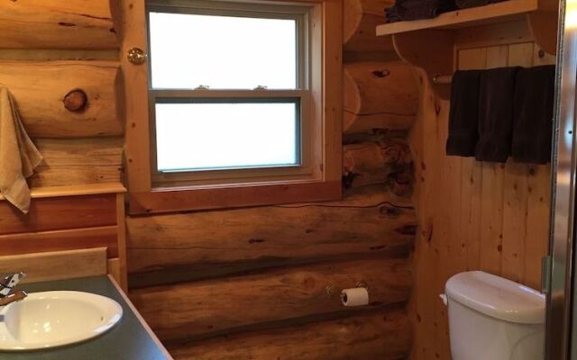 Two Bears Inn Bed & Breakfast