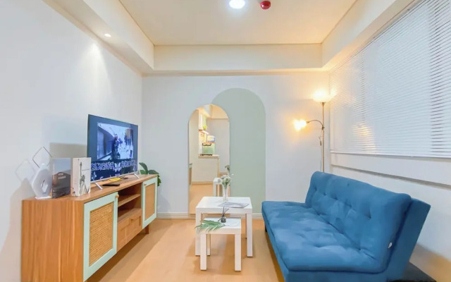 Homey And Comfort Living 2Br At Meikarta Apartment