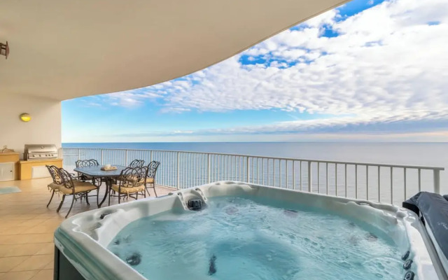 Turquoise Place 2205 C