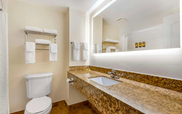 Best Western Plus Universal Inn