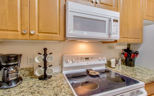 Southern #1064 - 2 Br condo by RedAwning