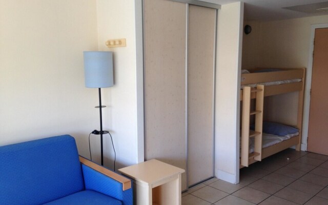 Studio in Saint-laurent-du-var, With Pool Access, Enclosed Garden and