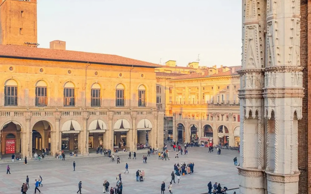 Piazza Grande - Italian Homing