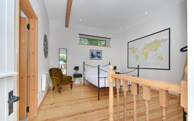 5 Bed Barn Conversion - with private hot tub