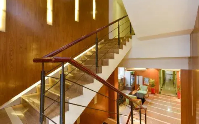 Xiangru Chain Hotel (Shanghai Caogen
