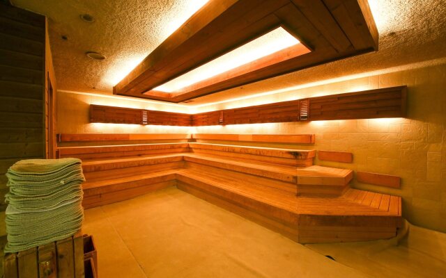 New Japan Capsule Hotel Cabana