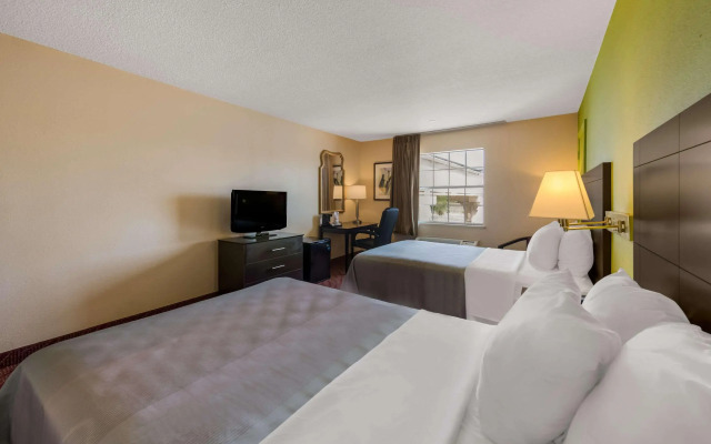 Quality Inn St. Louis Airport Hotel