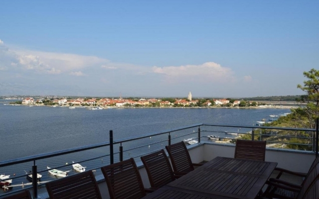 Apartment Ljilja - 10m from the sea with parking: A4 Nin, Zadar riviera