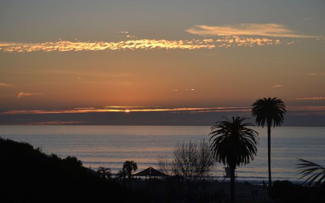 Moonlight Beach Motel