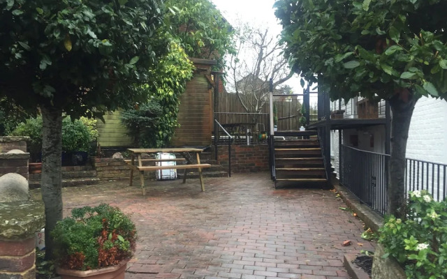 Findon Rest