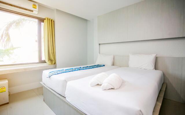 C2U Hotel Uthai Thani - Adults Only