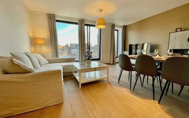Modern 2BR 1.5 BA Near Diamond District by Oneluxstay