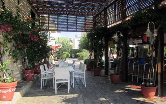 Senator Hotel Apartments - Adults Only