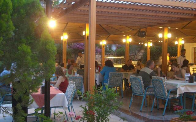 Perdikia Beach Hotel