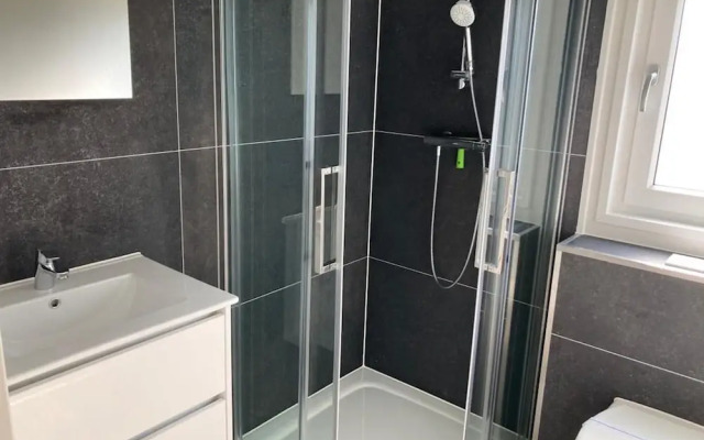 Modern Chalet With Combi Microwave Near Efteling