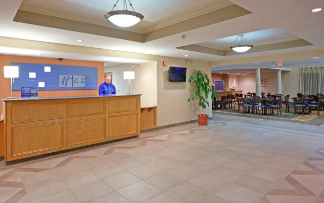 Holiday Inn Express Hotel & Suites Carneys Point, an IHG Hotel